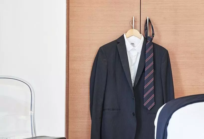 هتل Bellevue On The Beach Suites