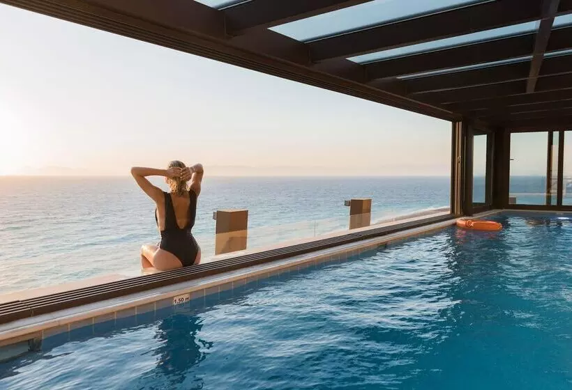 هتل Bellevue On The Beach Suites