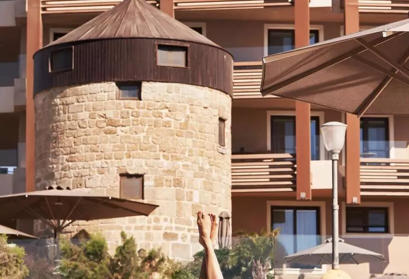 هتل Bellevue On The Beach Suites