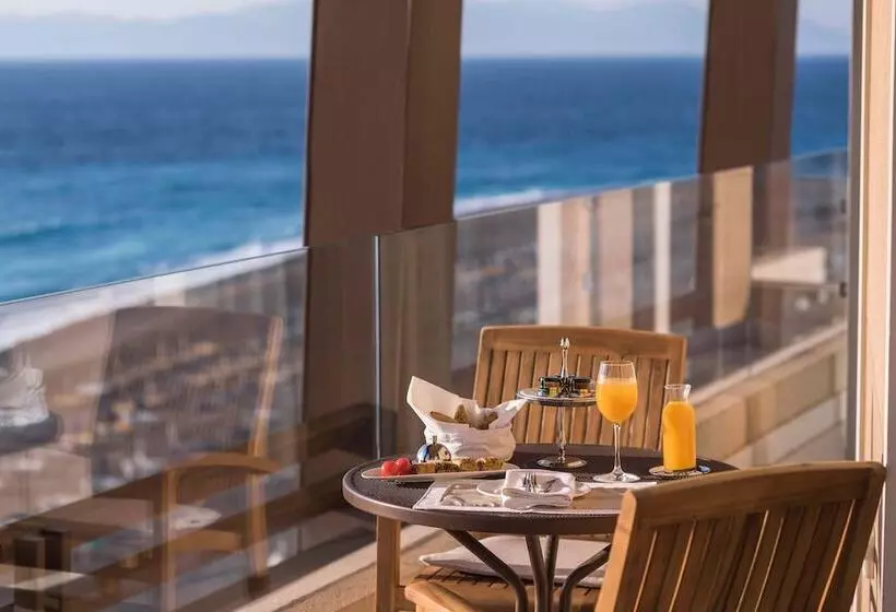 هتل Bellevue On The Beach Suites