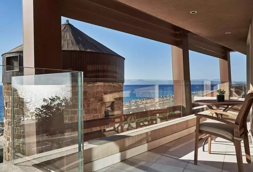 هتل Bellevue On The Beach Suites