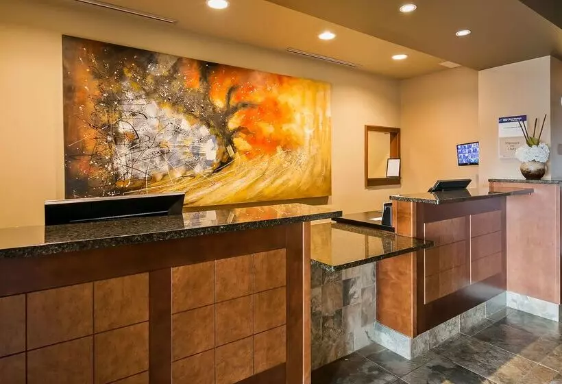 فندق Best Western Plus Service Inn & Suites