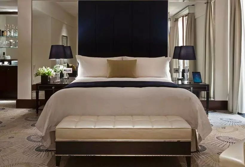 호텔 Four Seasons  Moscow