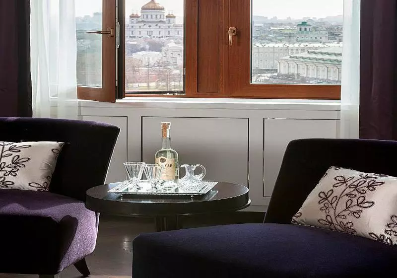 호텔 Four Seasons  Moscow