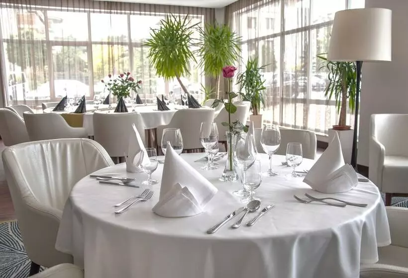 בית מלון כפרי Grand Lubicz Uzdrowisko Ustka