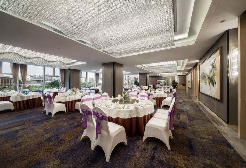 Hotel Holiday Inn Zhongshan Downtown, An Ihg