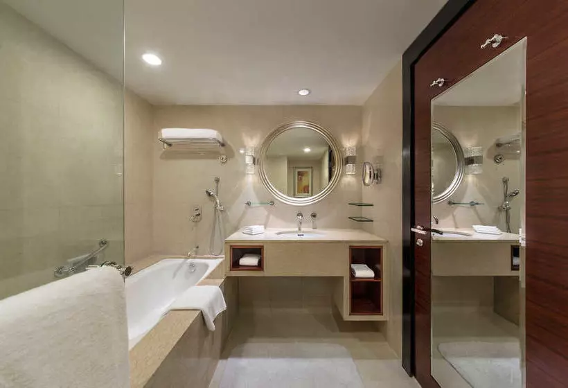 Hotel Holiday Inn Zhongshan Downtown, An Ihg