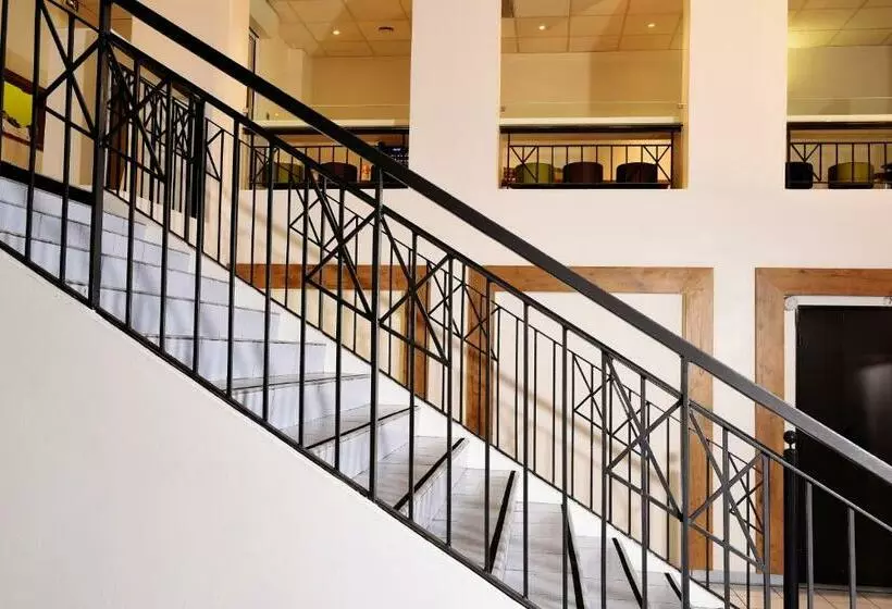 Отель Ibis Budget Nice Aeroport