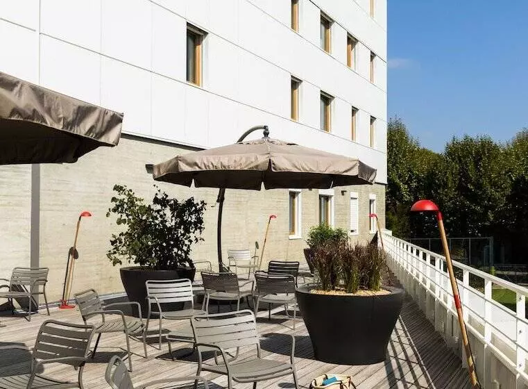 Okko Hotels Grenoble Jardin Hoche