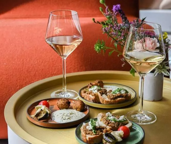 Okko Hotels Grenoble Jardin Hoche