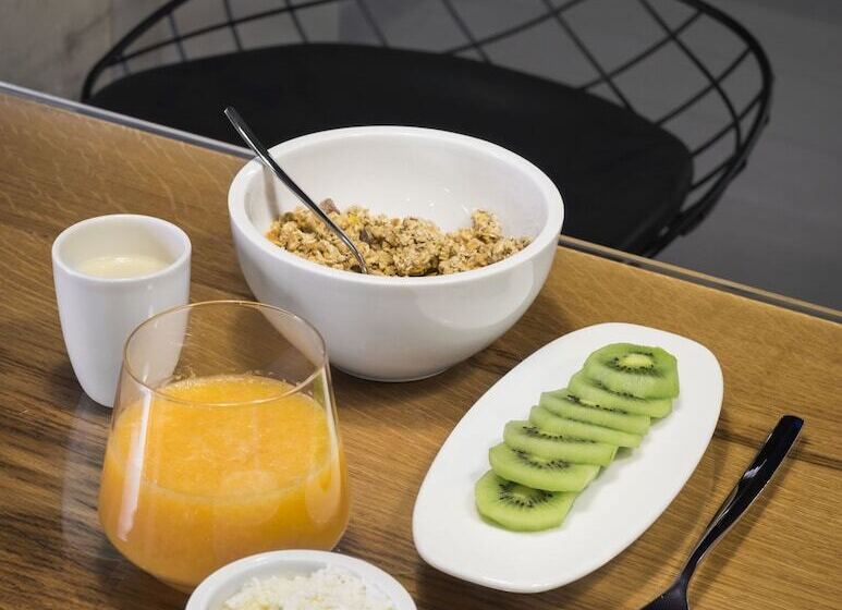 Okko Hotels Grenoble Jardin Hoche