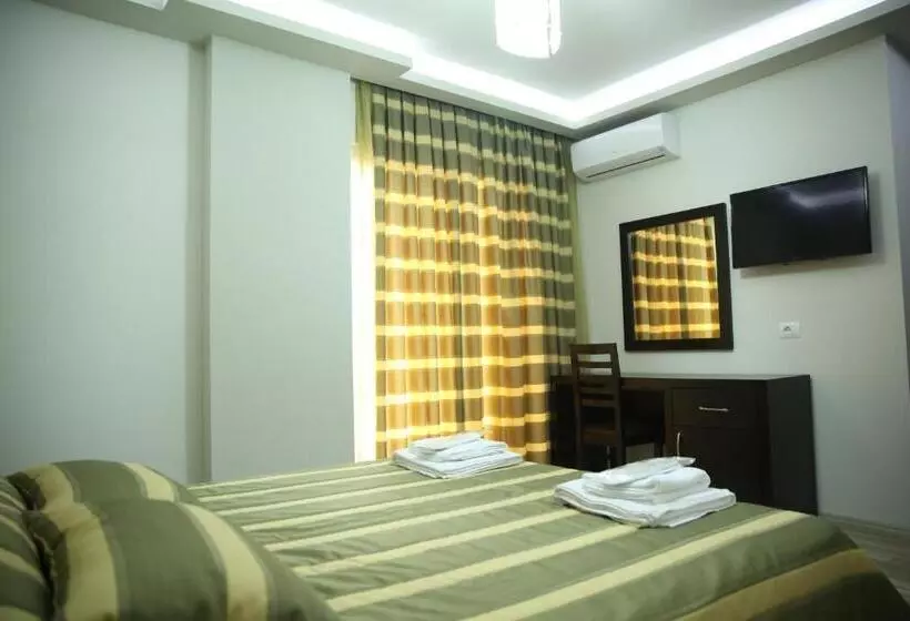 בית מלון כפרי Pogradeci