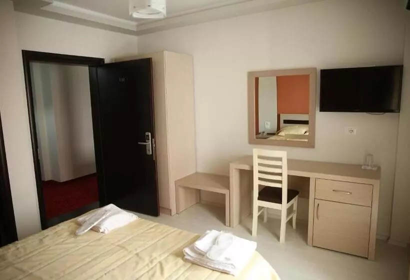 בית מלון כפרי Pogradeci