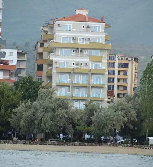 בית מלון כפרי Pogradeci