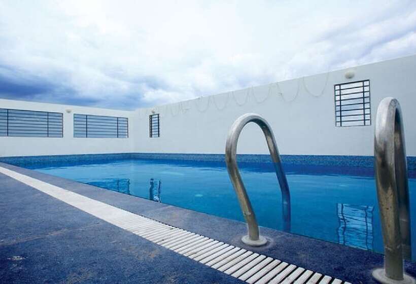 Hotel Sterling V Grand Madurai