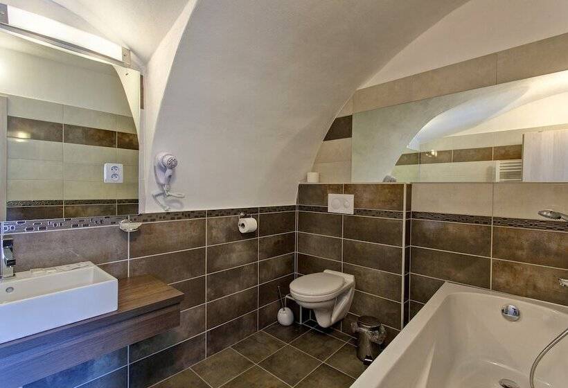 Hotel U Tří Hrušek Suites & Apartments