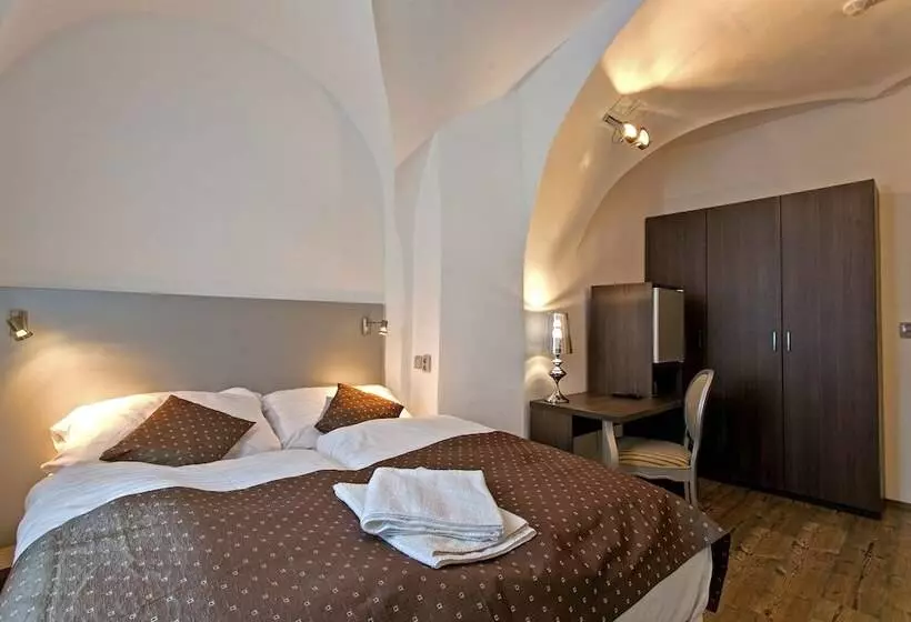 فندق U Tří Hrušek Suites & Apartments