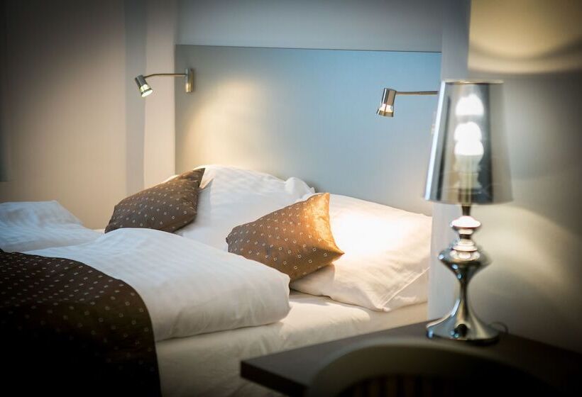 Hotel U Tří Hrušek Suites & Apartments