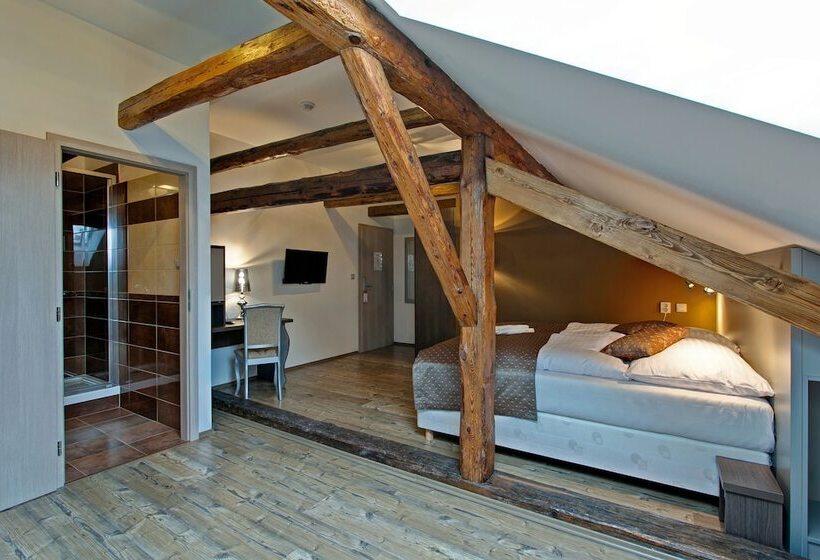 Hotel U Tří Hrušek Suites & Apartments