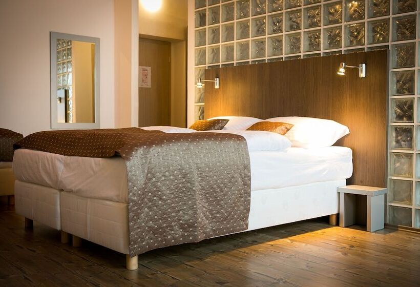 Hotel U Tří Hrušek Suites & Apartments