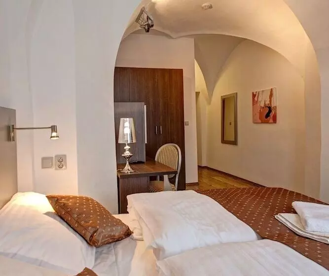 فندق U Tří Hrušek Suites & Apartments
