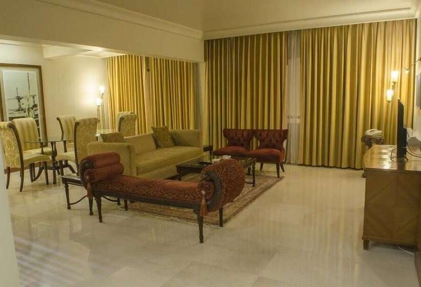 Zaver Pearl Continental Hotel Gwadar