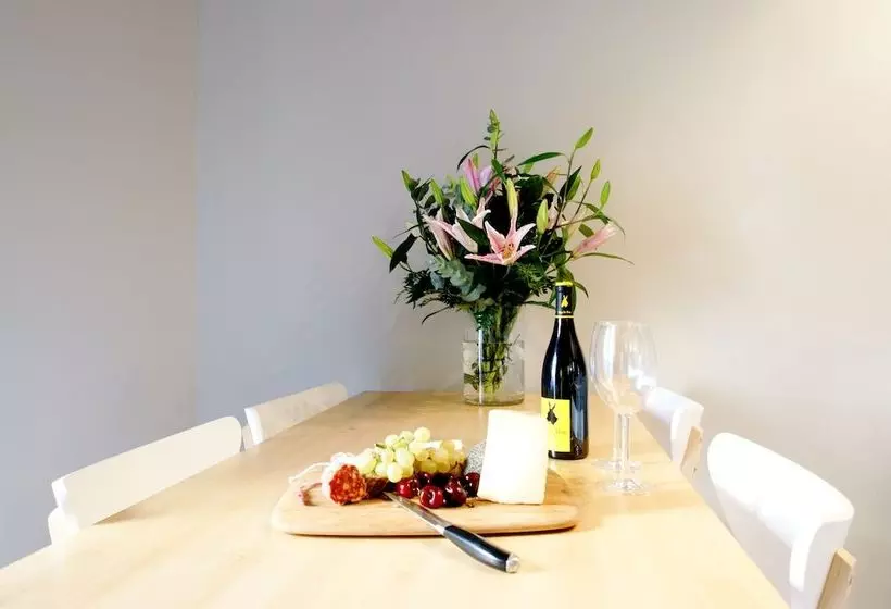 Short Stay Group Borne Lofts Serviced Apartments