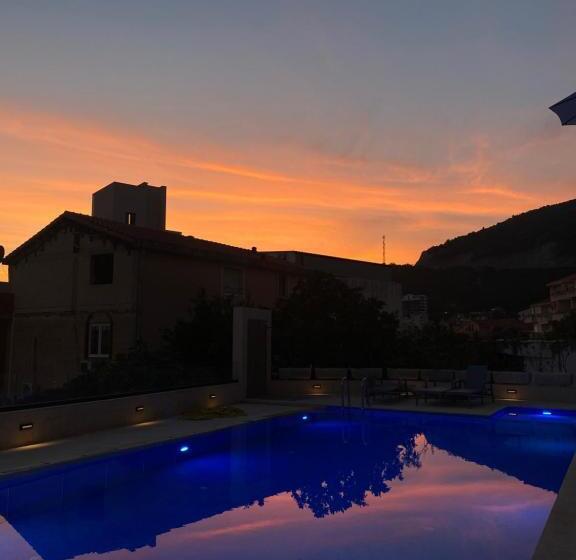 هتل Elia Residence