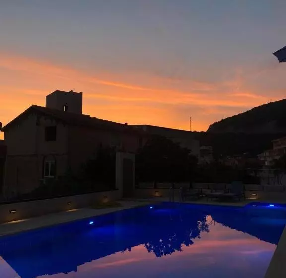 هتل Elia Residence