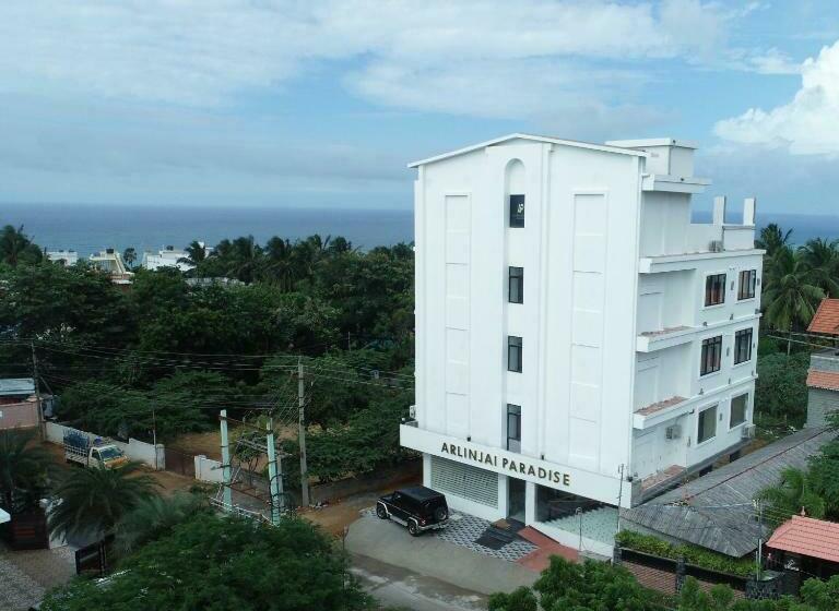 Hotelli Arlinjai Paradise