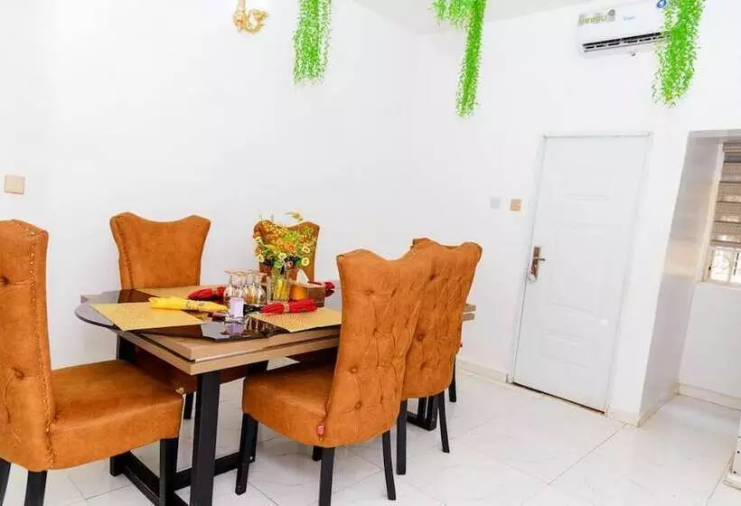 هتل Golden Movida