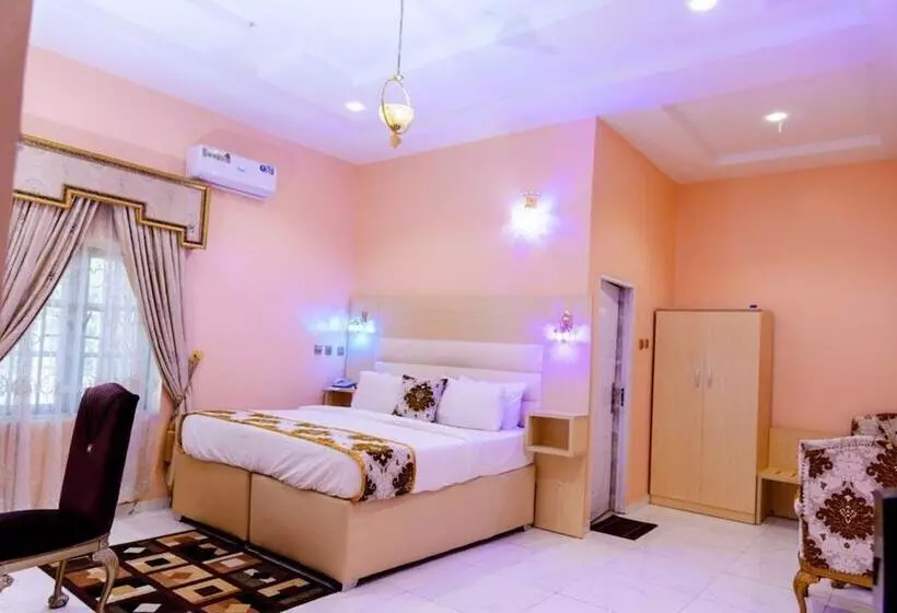 هتل Golden Movida