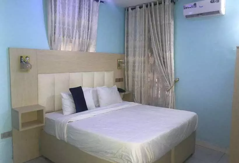 هتل Golden Movida