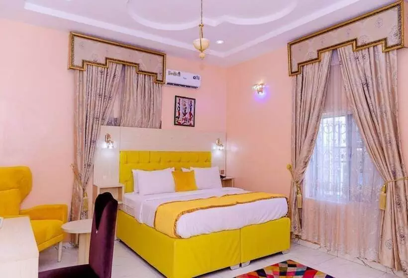 هتل Golden Movida