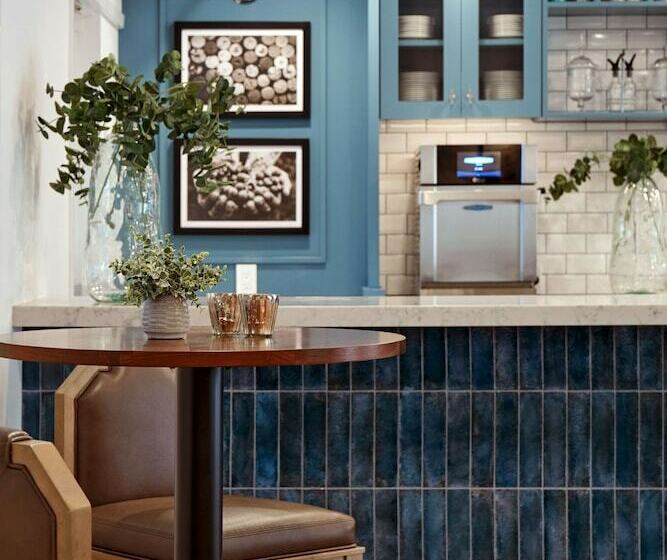 Отель The Lodge At Healdsburg, Tapestry Collection By Hilton