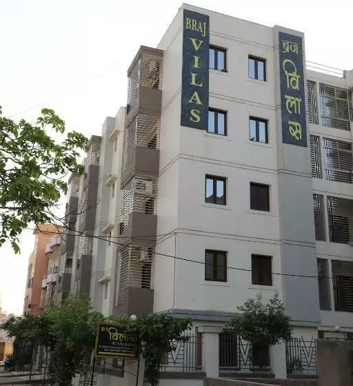 Brajvillas Family Suit
