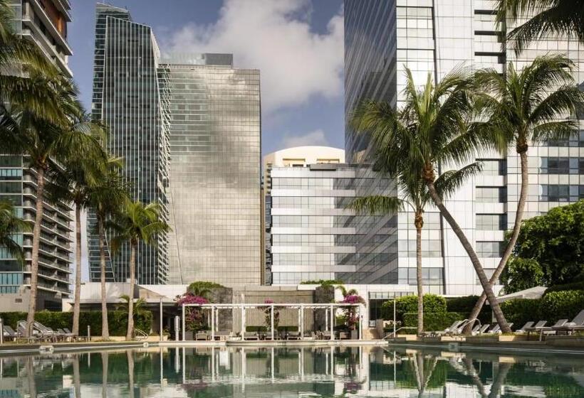 בית מלון כפרי Four Seasons Suite