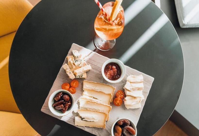 Greet Hotel La Rochelle Centre