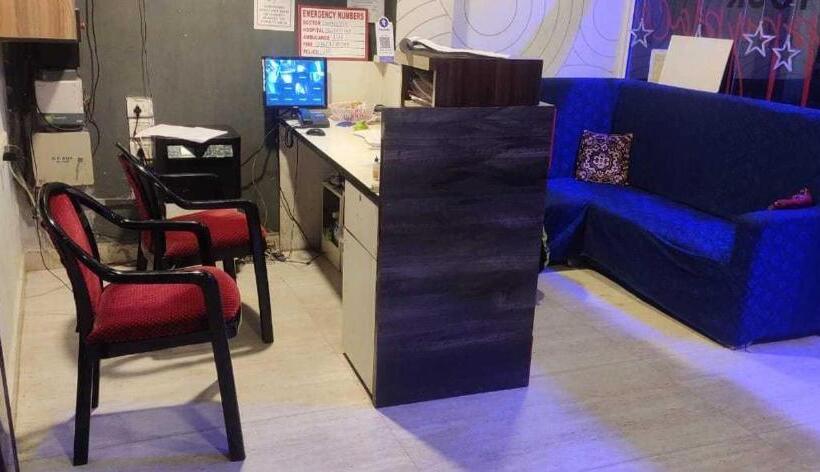 בית מלון כפרי Oyo  91000 Larica Homestays