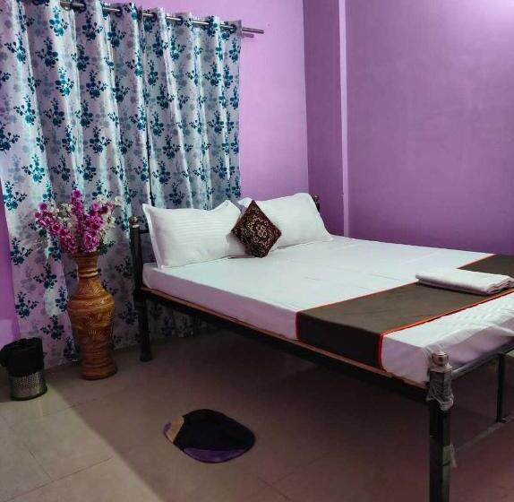 בית מלון כפרי Oyo  91000 Larica Homestays