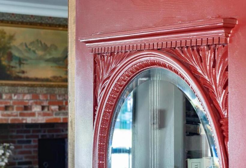 Historic Hotel Packwood