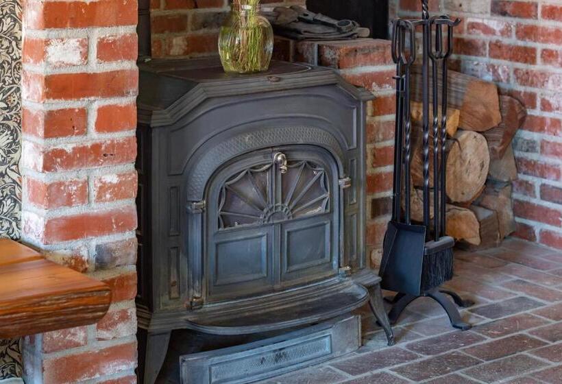 Historic Hotel Packwood