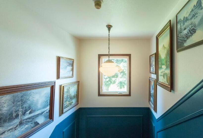 Historic Hotel Packwood