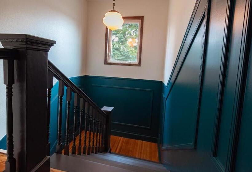 Historic Hotel Packwood