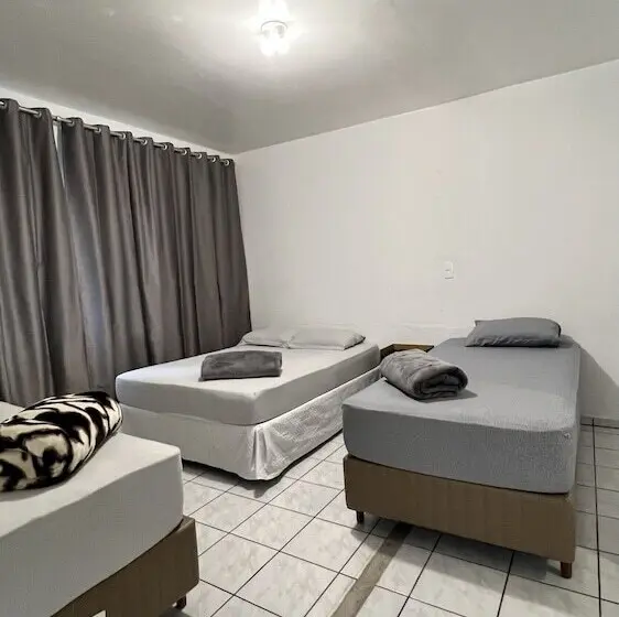 ペンション Pousada Central Jaraguá