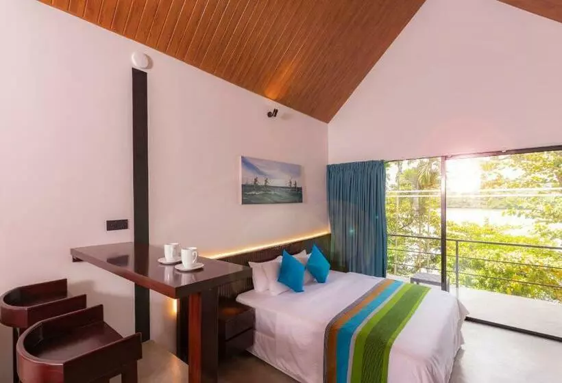 استراحتگاه Serendipity Lake Hikkaduwa
