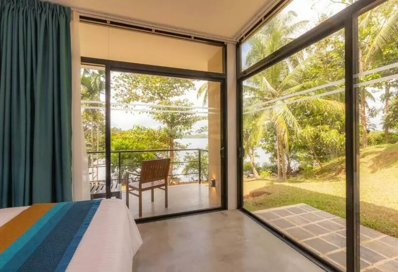 استراحتگاه Serendipity Lake Hikkaduwa