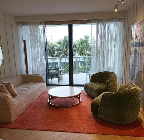 W Hotel Residences Suite South Beach