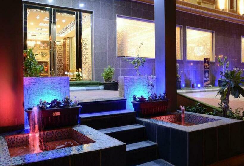 فندق المصباح المميز