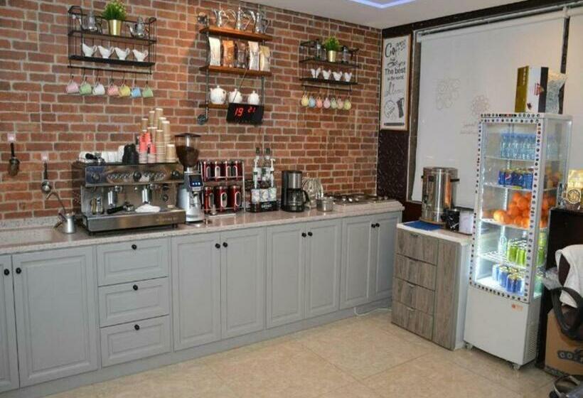 فندق المصباح المميز